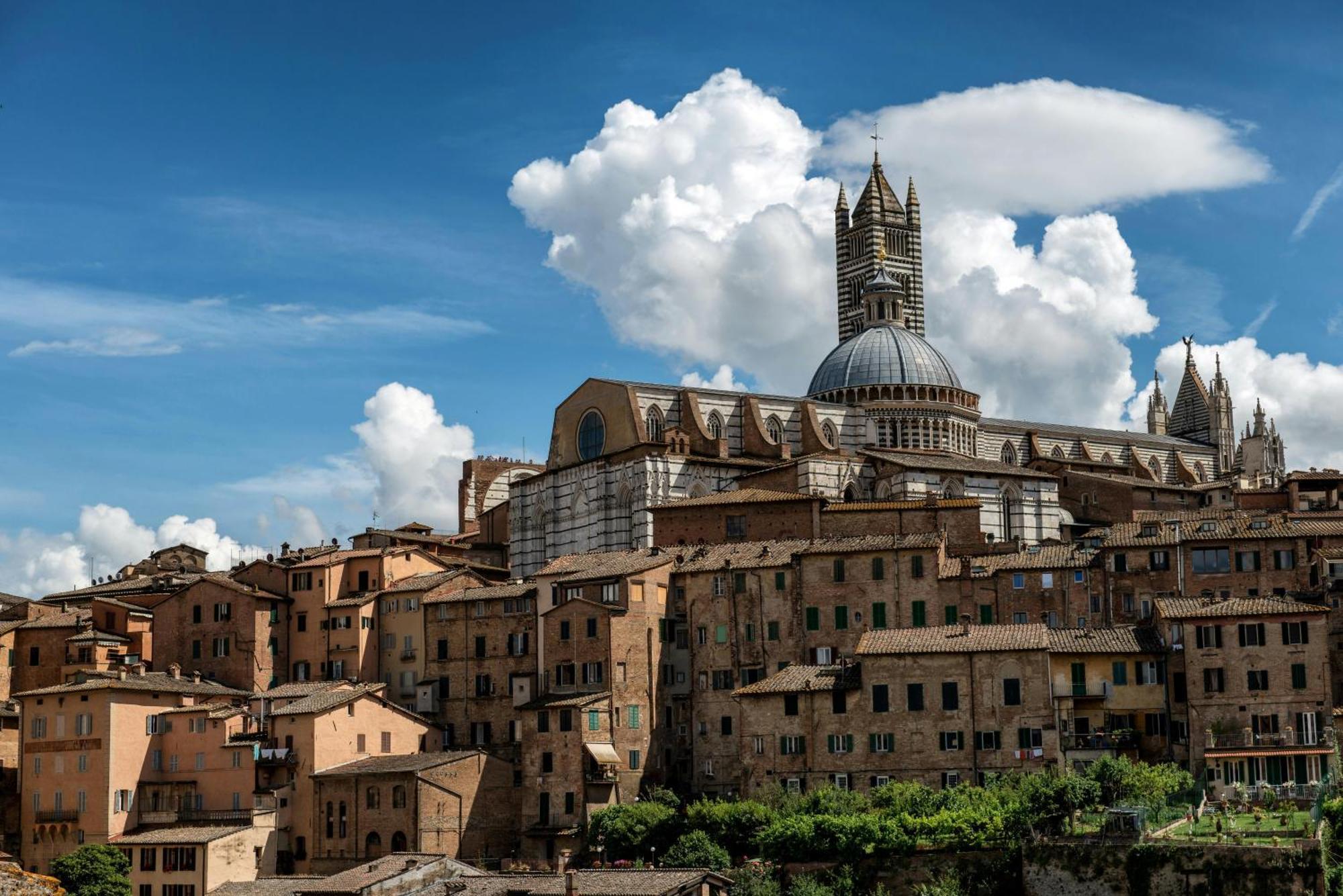 Asso Di Picche Apartment Siena Exterior photo