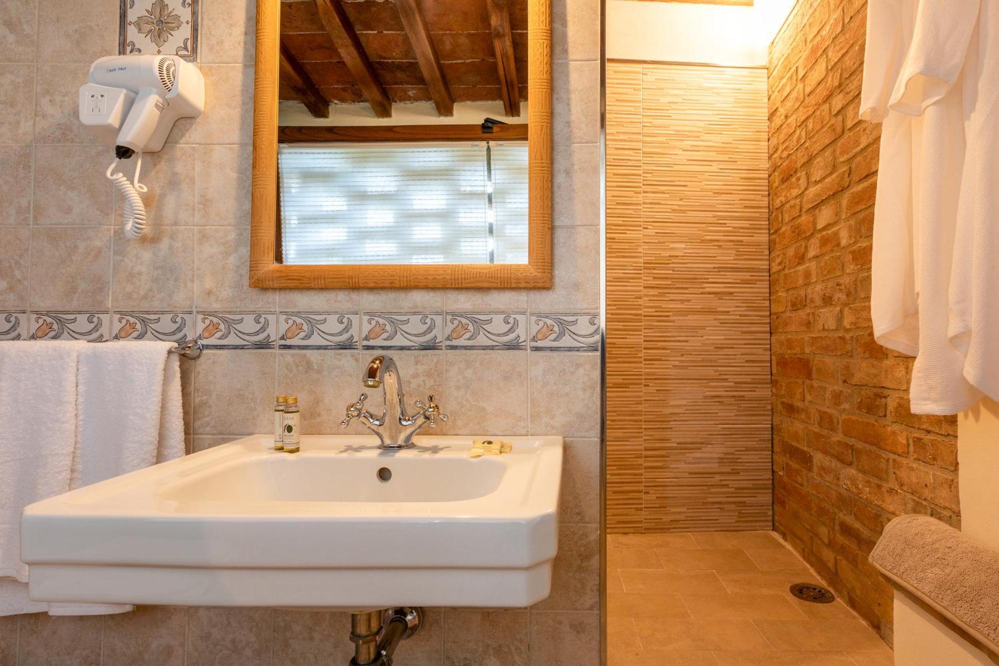 Asso Di Picche Apartment Siena Exterior photo